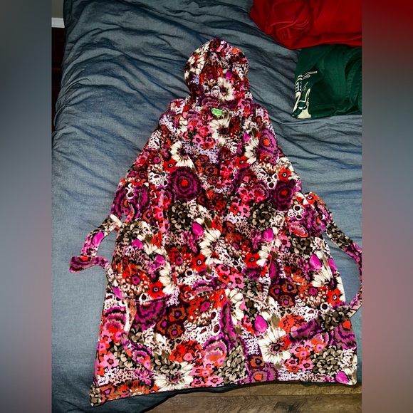 Vera Bradley Rosewood hooded fleece robe. Size L/XL. - Picture 2 of 5